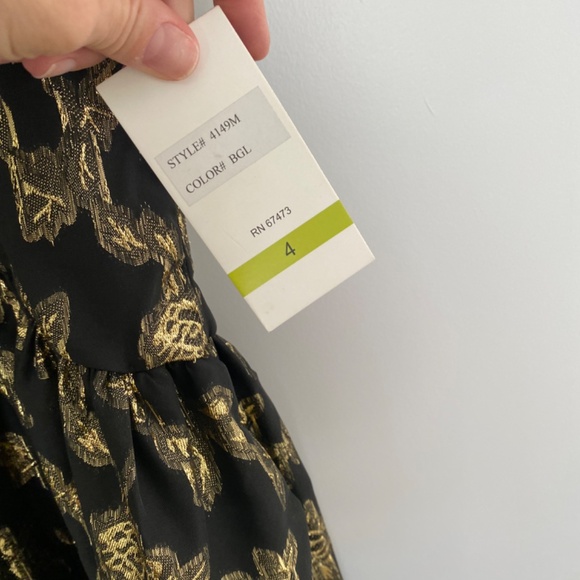 Taylor Holiday Dress - Picture 3 of 10